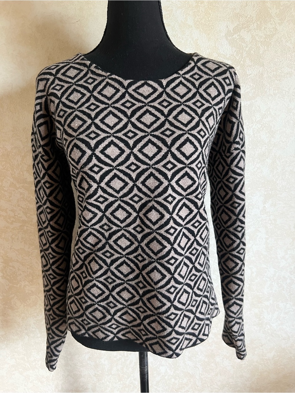 Halston Heritage Black and Beige Geometric Crewneck Sweater